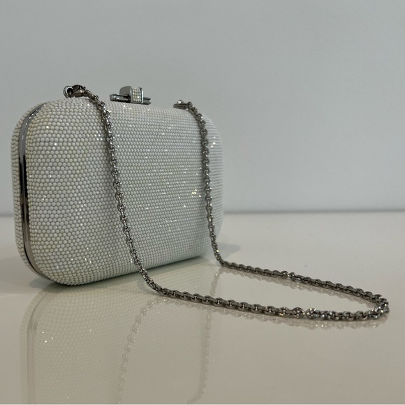 JUDITH LEIBER WHITE CHAULK CRYSTAL CLUTCH & CHAIN - Picture 16 of 17